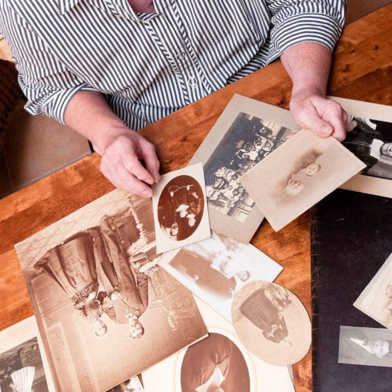 viriketoiminta valokuvien katseleminen